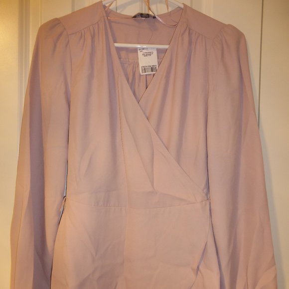LE-CHATEAU light pink long sleeve v-neck blouse - Picture 11 of 12